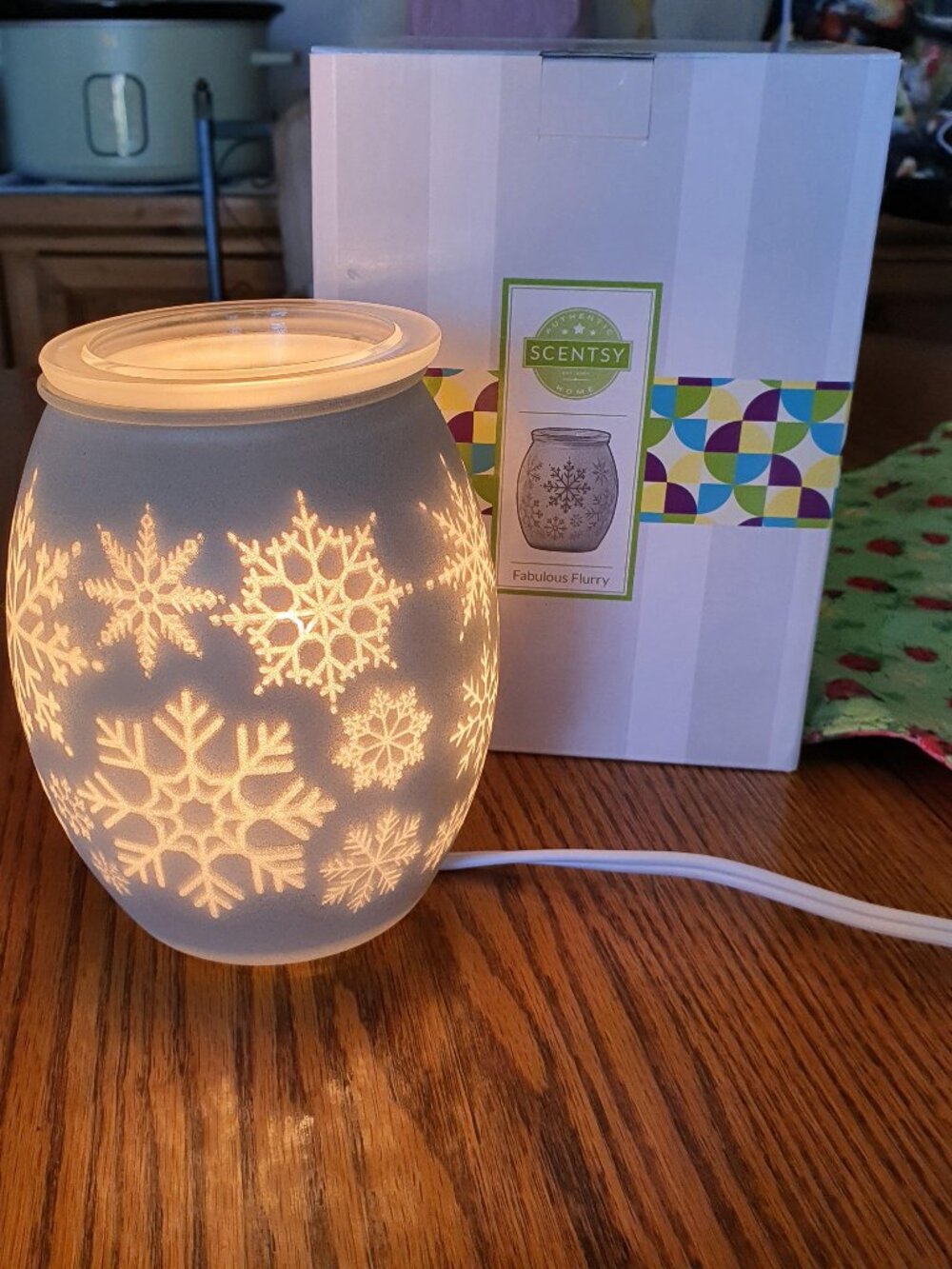 Scentsy Fabulous Flurry Wax Snowflake Warmer